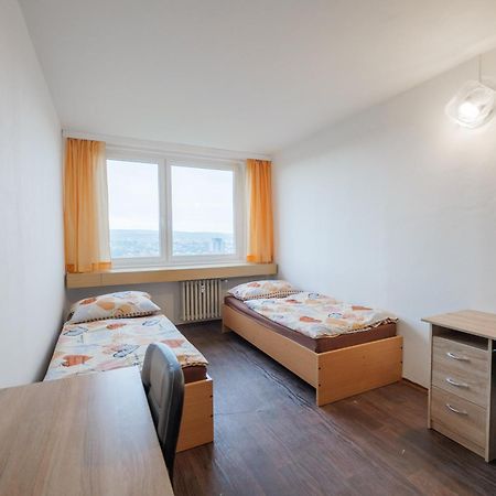 Tvm Tower Modrany Vandrarhem Prag Exteriör bild