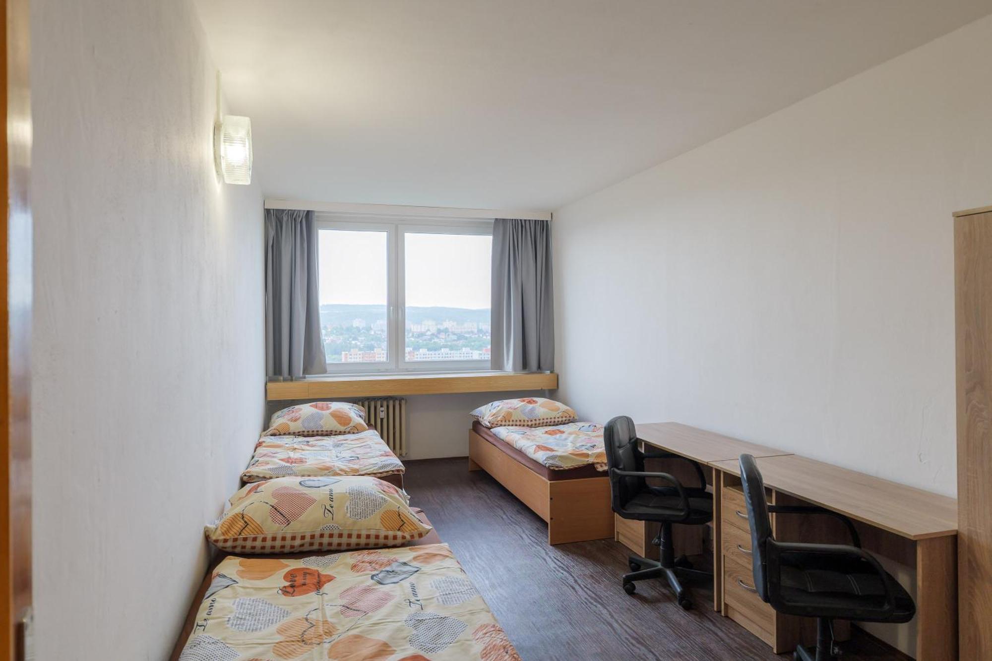 Tvm Tower Modrany Vandrarhem Prag Exteriör bild
