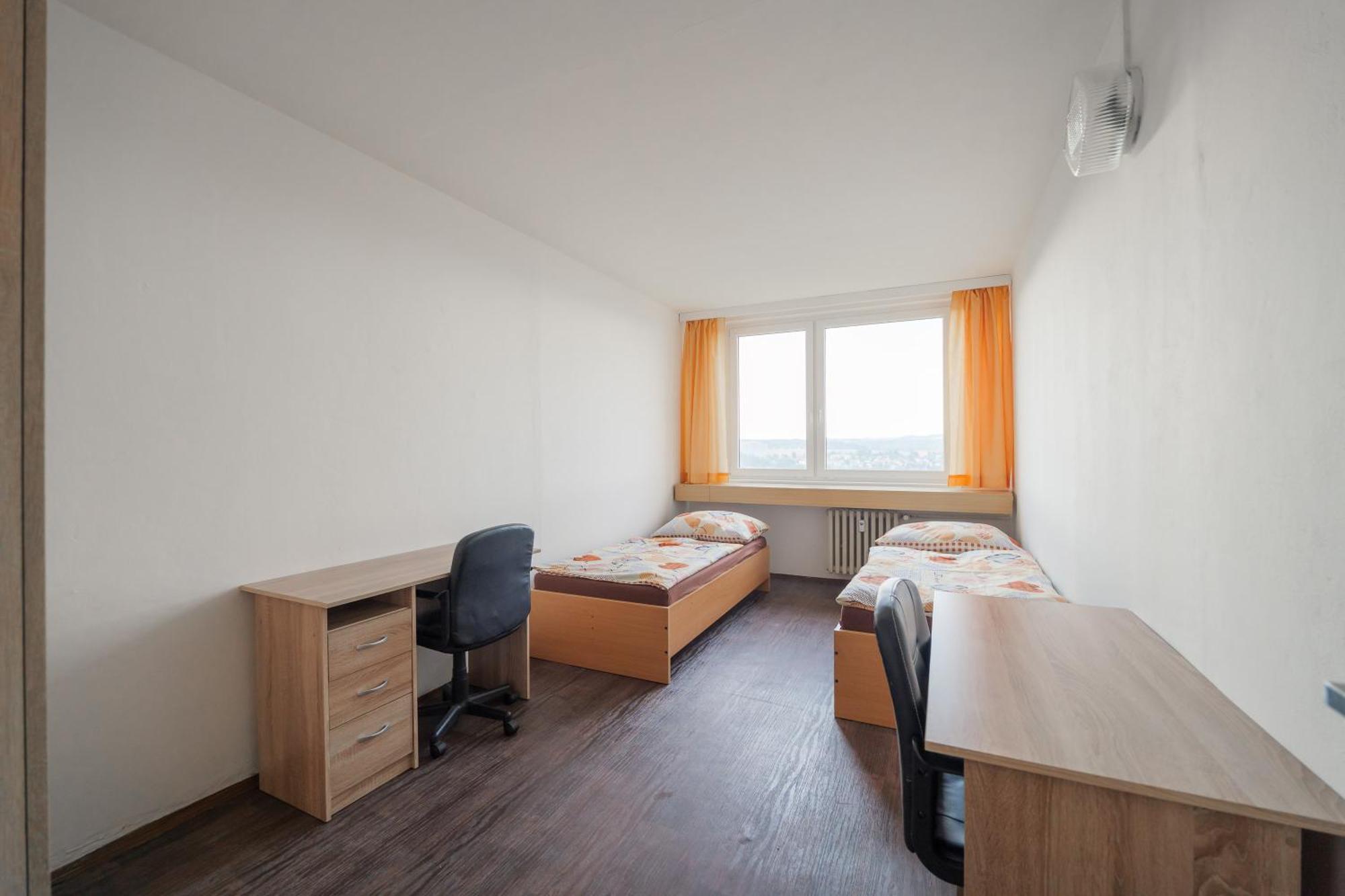 Tvm Tower Modrany Vandrarhem Prag Exteriör bild